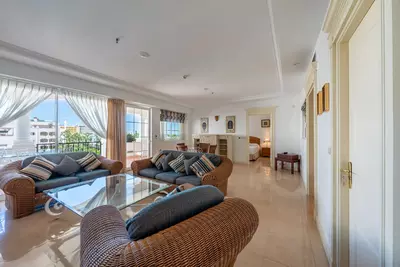 Middle Floor Apartment in Marbella