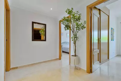 Middle Floor Apartment in Estepona