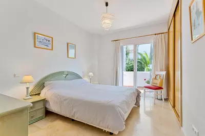 Middle Floor Apartment in Estepona