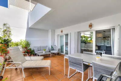 Middle Floor Apartment in Estepona