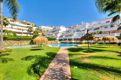 Middle Floor Apartment in Estepona