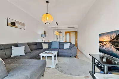 Middle Floor Apartment in Estepona