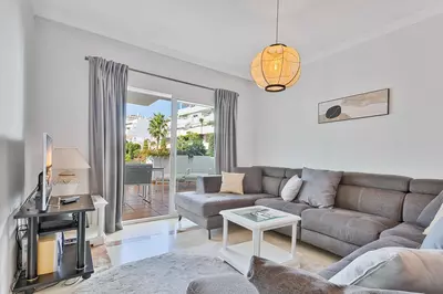 Middle Floor Apartment in Estepona