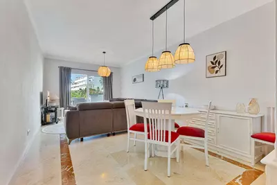 Middle Floor Apartment in Estepona