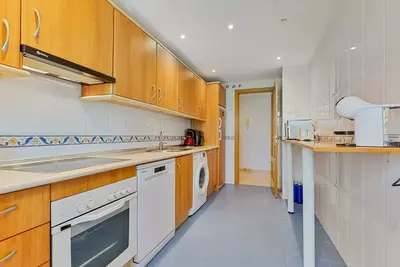 Middle Floor Apartment in Estepona