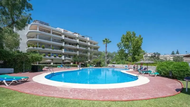 Middle Floor Apartment in Guadalmina Alta