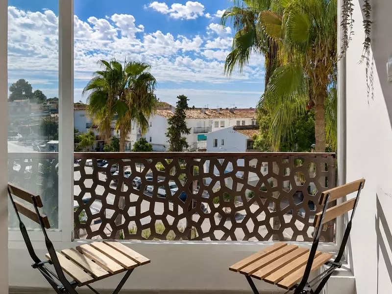 Middle Floor Apartment in Nueva Andalucía