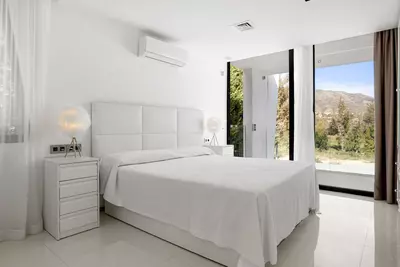 Detached Villa in Nueva Andalucía