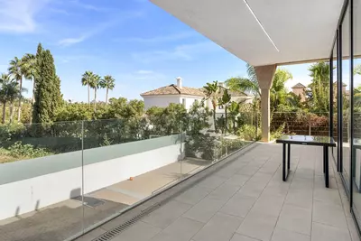 Detached Villa in Nueva Andalucía
