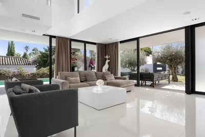Detached Villa in Nueva Andalucía
