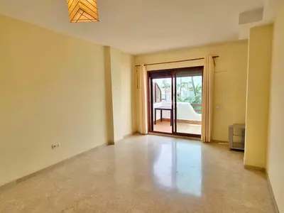 Middle Floor Apartment in Costalita