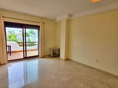 Middle Floor Apartment in Costalita