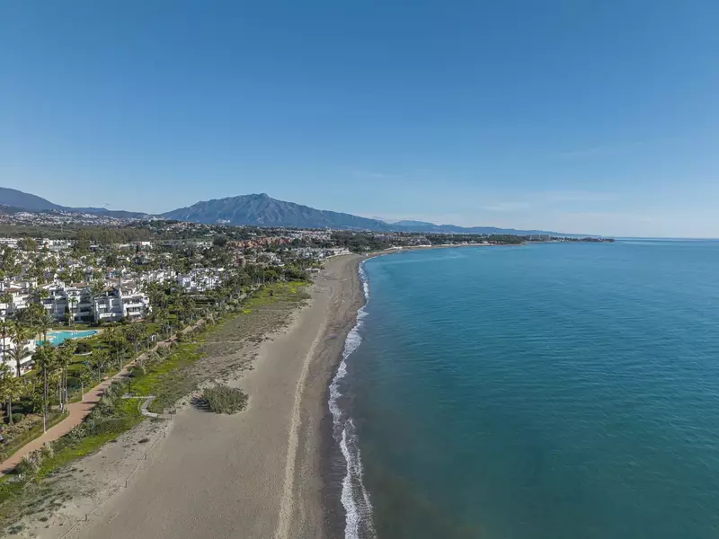 Middle Floor Apartment in Estepona