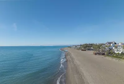 Middle Floor Apartment in Estepona