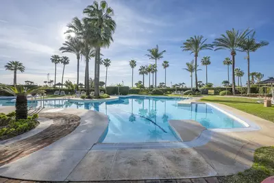Middle Floor Apartment in Estepona