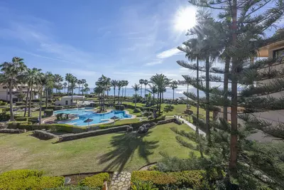 Middle Floor Apartment in Estepona