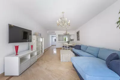 Top Floor Apartment in Río Real