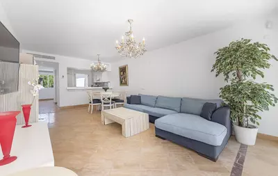 Top Floor Apartment in Río Real