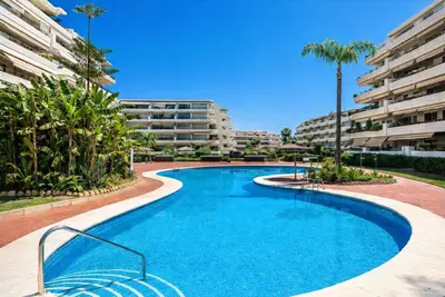 Middle Floor Apartment in Guadalmina Alta