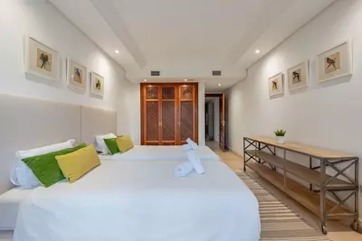 Middle Floor Apartment in Estepona