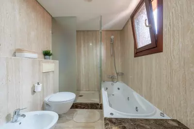 Middle Floor Apartment in Estepona
