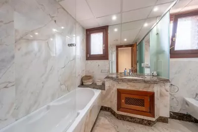 Middle Floor Apartment in Estepona
