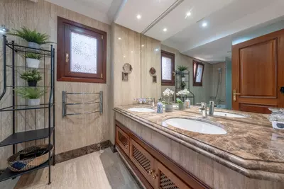 Middle Floor Apartment in Estepona