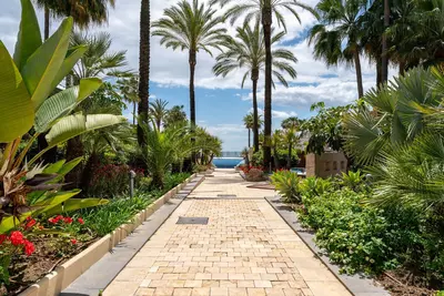 Middle Floor Apartment in Estepona
