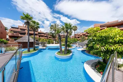 Middle Floor Apartment in Estepona