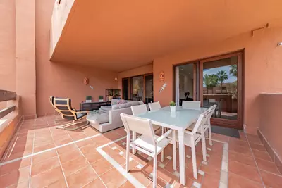 Middle Floor Apartment in Estepona