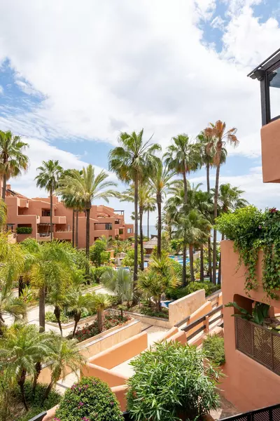 Middle Floor Apartment in Estepona