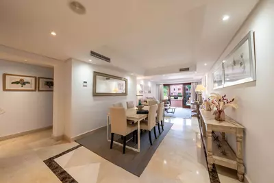 Middle Floor Apartment in Estepona