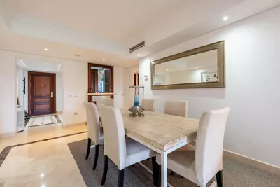 Middle Floor Apartment in Estepona