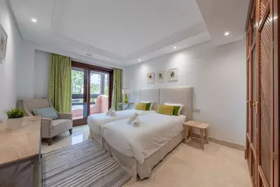 Middle Floor Apartment in Estepona