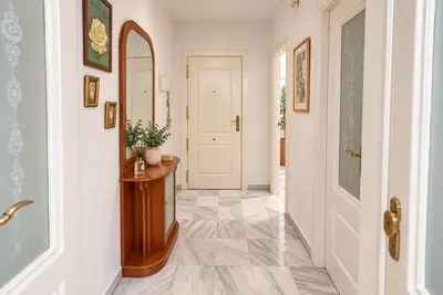 Middle Floor Apartment in Nueva Andalucía