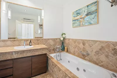 Townhouse in El Paraiso