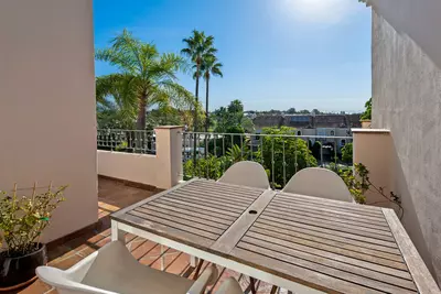 Townhouse in El Paraiso