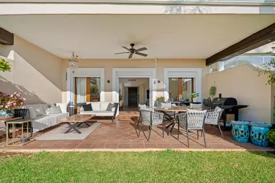 Townhouse in El Paraiso