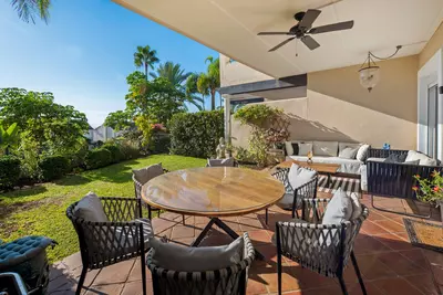 Townhouse in El Paraiso