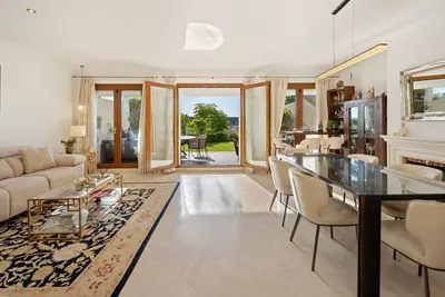 Townhouse in El Paraiso