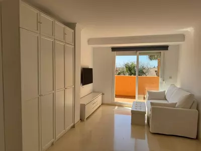 Middle Floor Apartment in Elviria