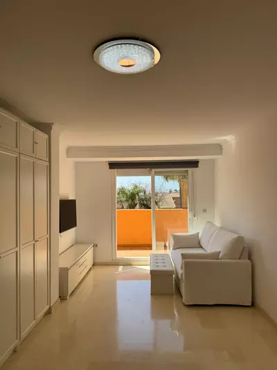 Middle Floor Apartment in Elviria