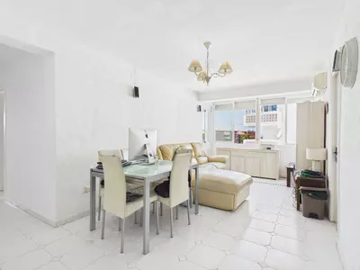 Middle Floor Apartment in Estepona