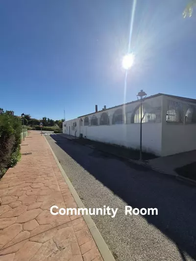 Middle Floor Apartment in Estepona
