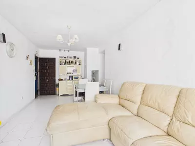 Middle Floor Apartment in Estepona