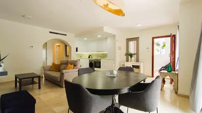 Middle Floor Apartment in Nueva Andalucía