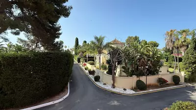Middle Floor Apartment in Estepona