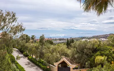 Middle Floor Apartment in Benahavís