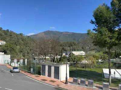 Middle Floor Apartment in Benahavís