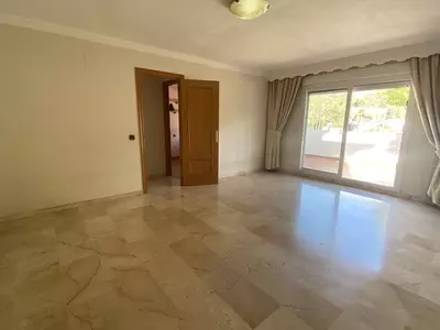 Middle Floor Apartment in Benahavís